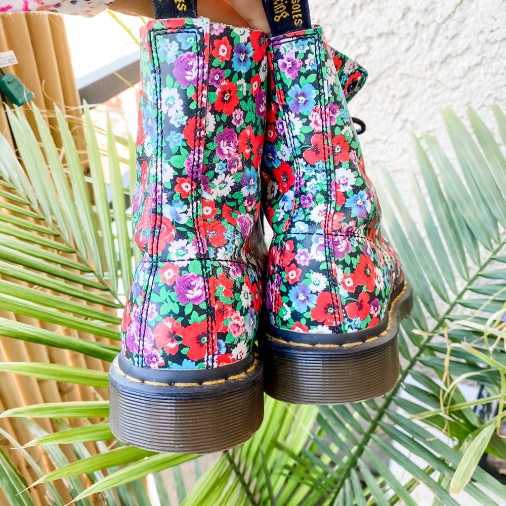 SOLD Limited edition floral doc martens - Picture 6 of 7